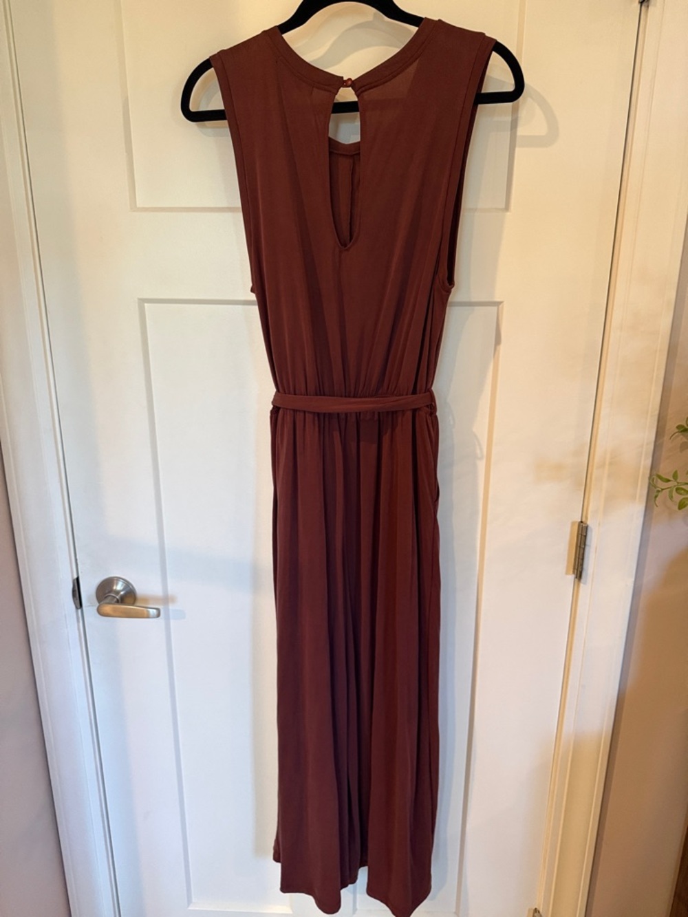 GILLI Deep Mauve Sleeveless Wide Leg Jumpsuit | Tie Waist | Casual | Pockets - Picture 2 of 4